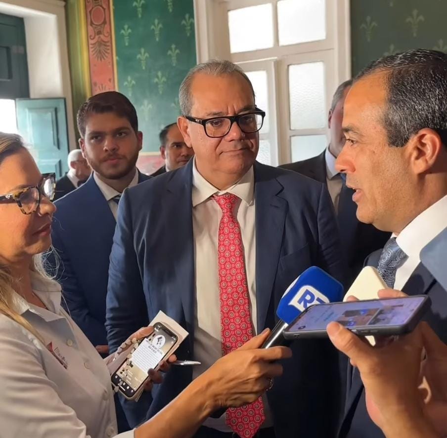 O presidente da Câmara Municipal de Salvador, vereador Carlos Muniz (PSDB) e o prefeito Bruno Reis (União)