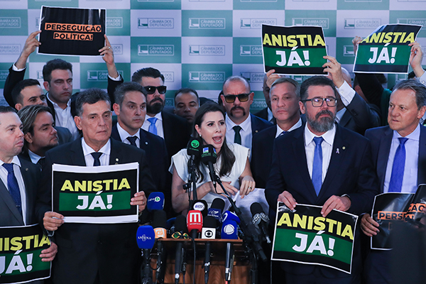 Oposição ao governo Lula fez coletiva de imprensa para falar sobre denúncia contra Bolsonaro nesta quarta-feira, 19
