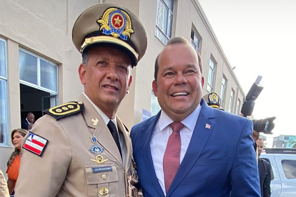 O vice-governador com o sub-comandante da PM, coronel Machado