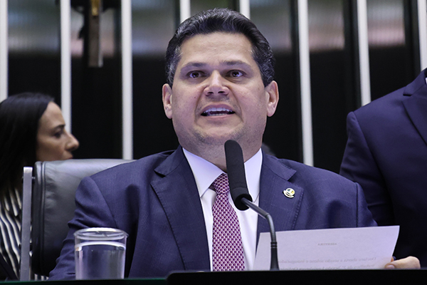 Disposição por uma mudança de perfil foi um dos pontos que pesaram a favor da candidatura de Alcolumbre