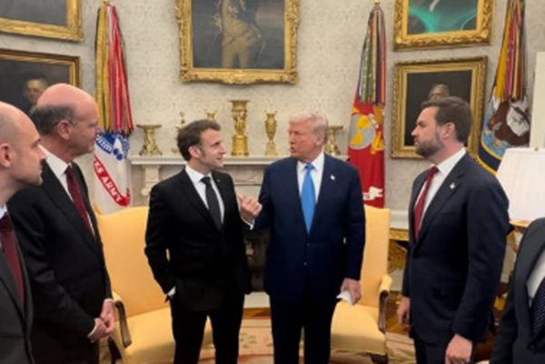 Donald Trump em coletiva de imprensa conjunta na Casa Branca com o presidente francês Emmanuel Macron Donald Trump em coletiva de imprensa conjunta na Casa Branca com o presidente francês Emmanuel Macron