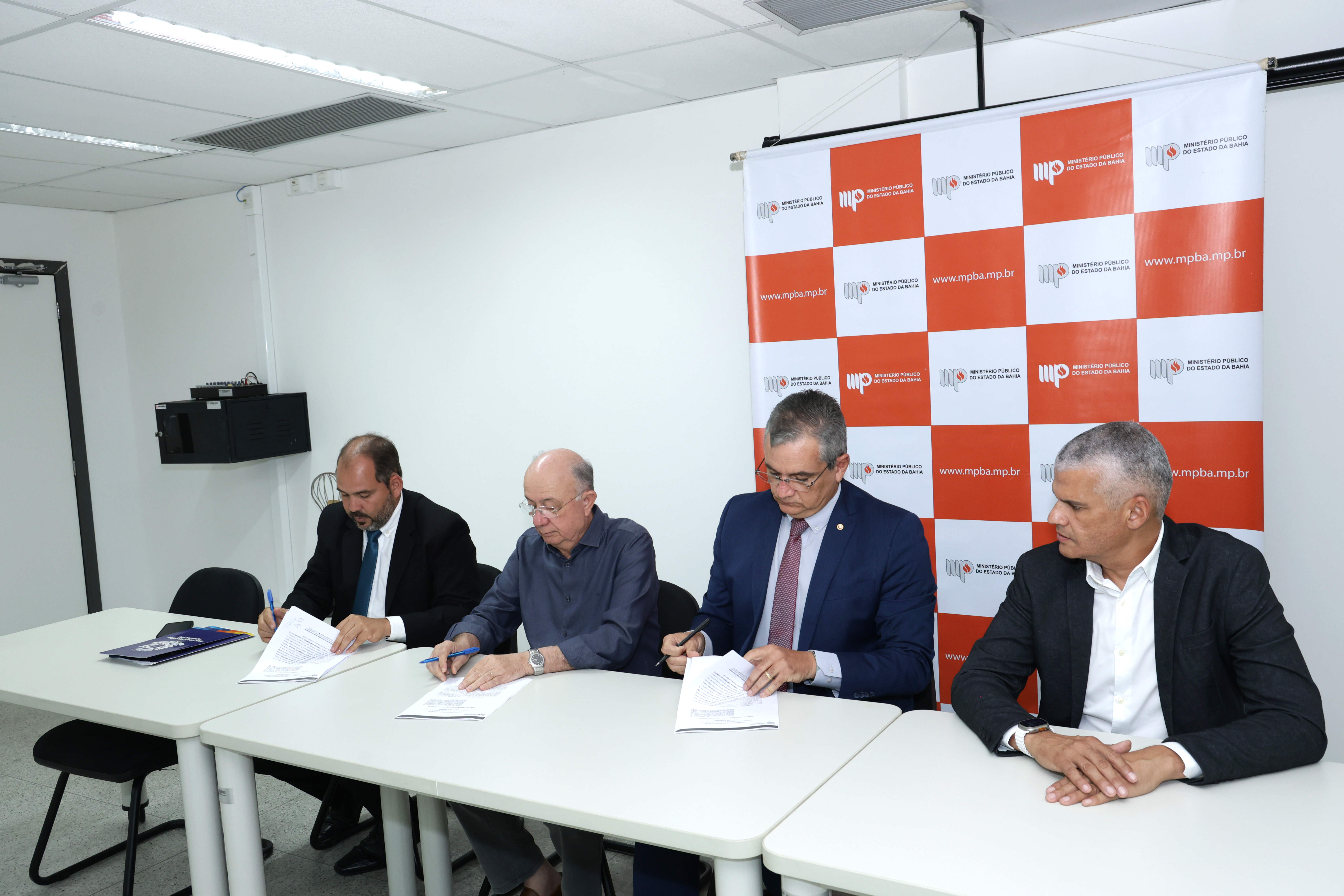 A medida vai beneficiar professores, incluindo ativos, aposentados e pensionistas A medida vai beneficiar professores, incluindo ativos, aposentados e pensionistas