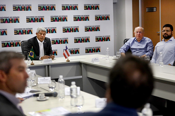 Governador Jerônimo Rodrigues recebe o prefeito de Feira de Santana, José Ronaldo