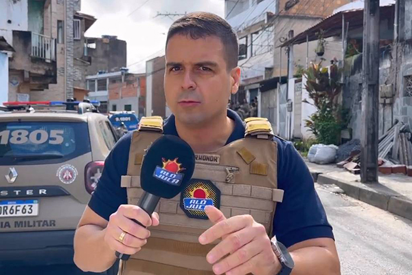 O apresentador Marcelo Castro é suspeito de desviar recursos de doações feitas por pix em programa de TV O apresentador Marcelo Castro é suspeito de desviar recursos de doações feitas por pix em programa de TV