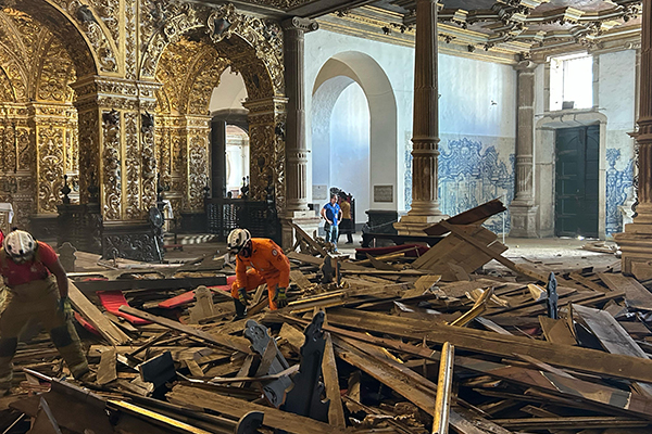 MPF recomenda medidas emergenciais após desabamento de teto de igreja em Salvador MPF recomenda medidas emergenciais após desabamento de teto de igreja em Salvador