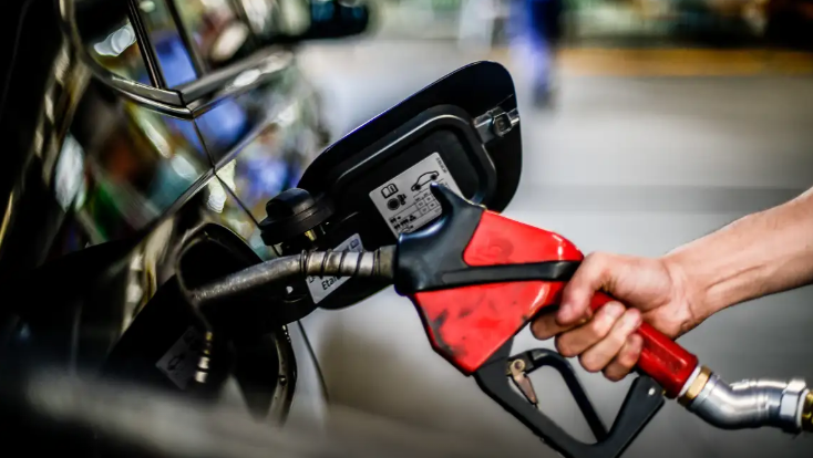 Grupo adicionava substância tóxica e proibida à gasolina e ao etanol Grupo adicionava substância tóxica e proibida à gasolina e ao etanol