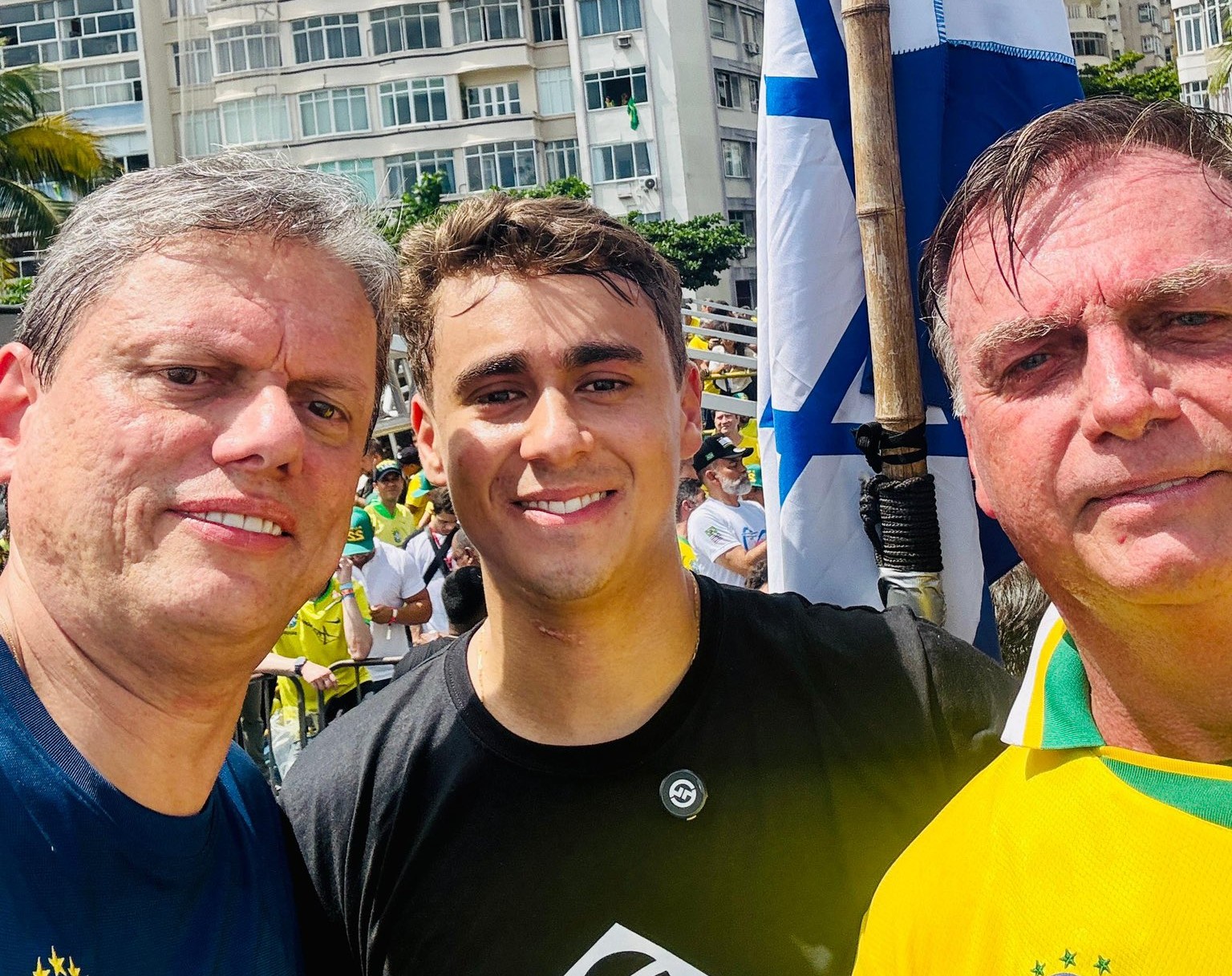 O governador de São Paulo, Tarcísio de Freitas (Republicanos), o deputado Nikolas Ferreira (PL-MG) e o ex-presidente Jair Bolsonaro (PL) O governador de São Paulo, Tarcísio de Freitas (Republicanos), o deputado Nikolas Ferreira (PL-MG) e o ex-presidente Jair Bolsonaro (PL)