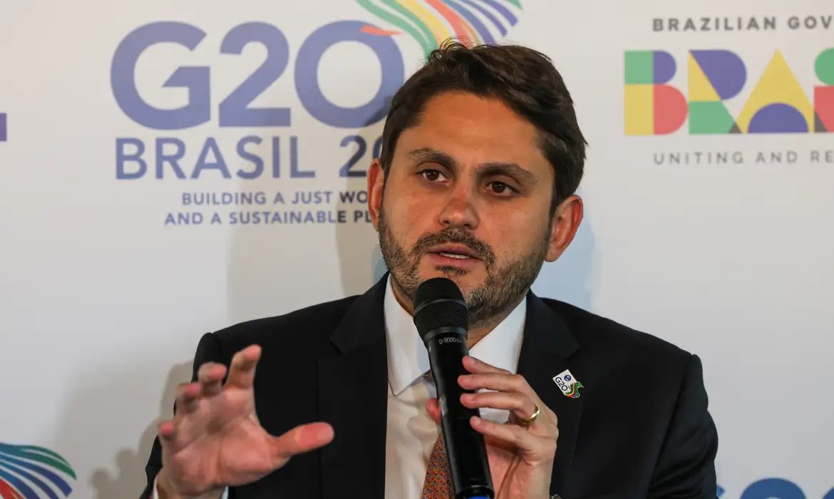Imagem de Governo vai retomar projeto sobre taxação de big techs neste ano, diz ministro