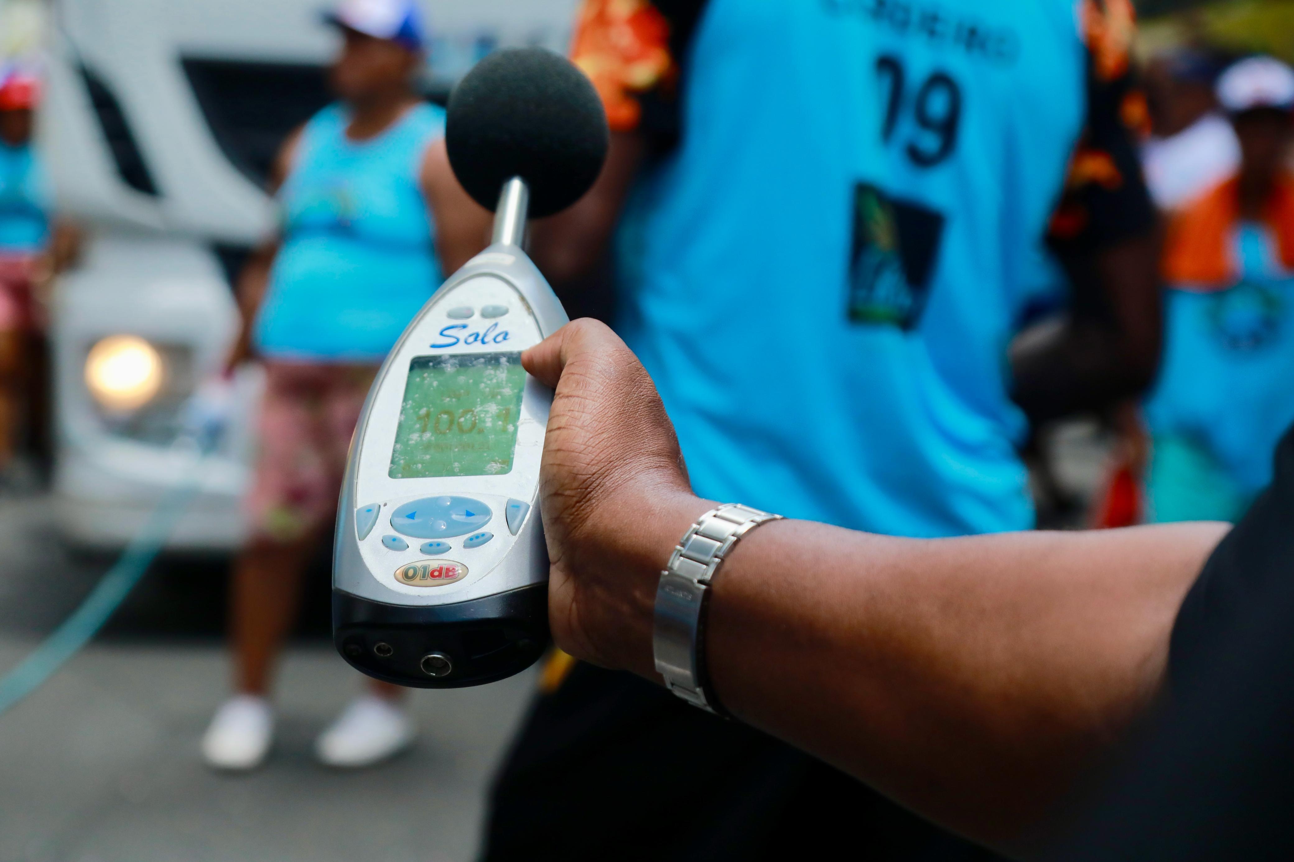 Nos três primeiros dias da festa, já foram realizados 311 monitoramentos sonoros em camarotes, trios elétricos e palcos nos bairros Nos três primeiros dias da festa, já foram realizados 311 monitoramentos sonoros em camarotes, trios elétricos e palcos nos bairros