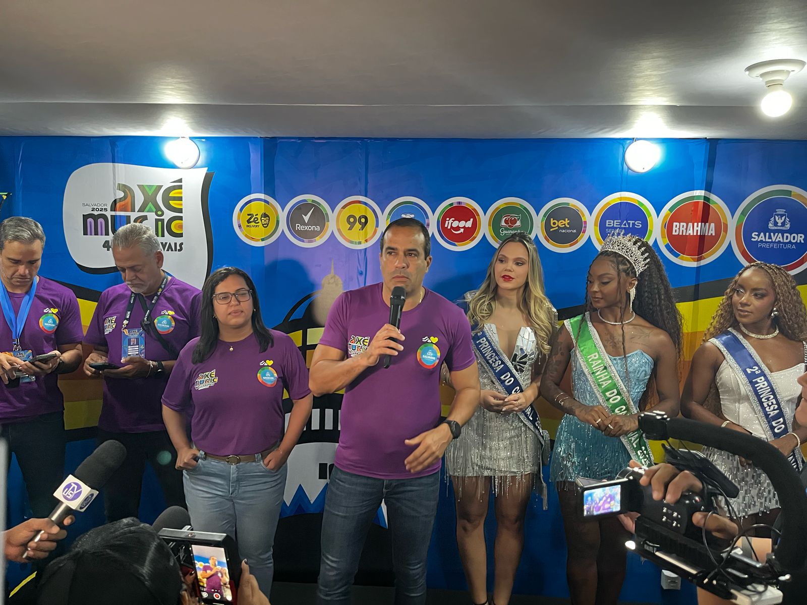 O prefeito de Salvador, Bruno Reis (União), durante coletiva na manhã deste domingo (2)