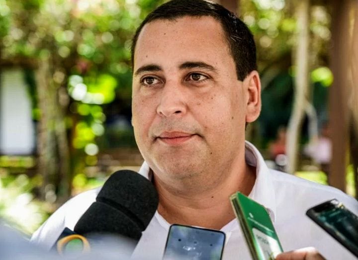 Éden Valadares, presidente do PT na Bahia Éden Valadares, presidente do PT na Bahia