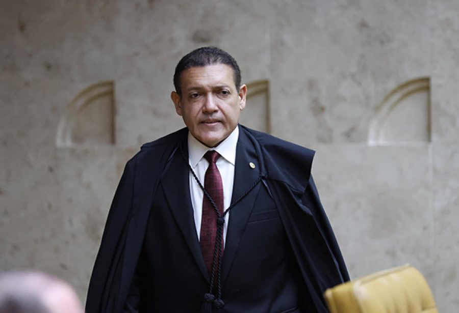 https://politicalivre.com.br/wp-content/uploads/2025/03/kassio-nunes-marques_gustavo-moreno_stf-900x615.jpg