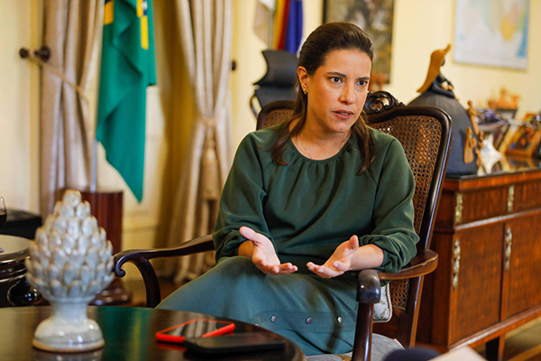 A governadora de Pernambuco, Raquel Lyra, deixará oficialmente o PSDB e se filiará ao PSD nesta segunda-feira (10) A governadora de Pernambuco, Raquel Lyra, deixará oficialmente o PSDB e se filiará ao PSD nesta segunda-feira (10)