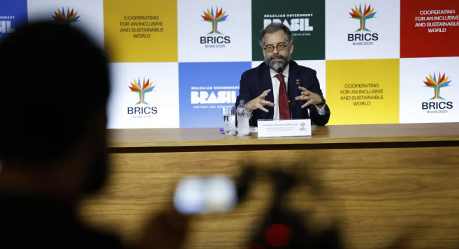 Tarifaço e fundo ambiental são prioridades de chanceleres do Brics Tarifaço e fundo ambiental são prioridades de chanceleres do Brics