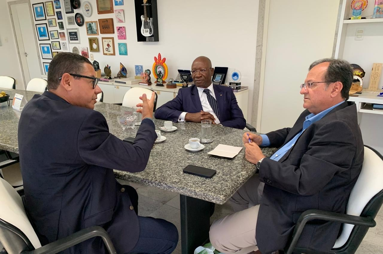 Os detalhes foram discutidos, na quarta-feira (9), entre o titular da pasta, Maurício Bacelar, o embaixador do Benin no Brasil, Boniface Vignon