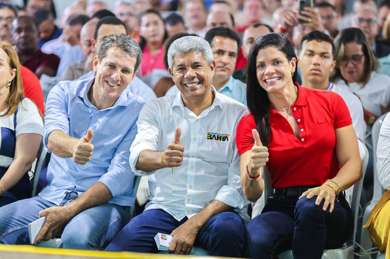 cerimônia de autorização para implantação do Sistema de Esgotamento Sanitário no Loteamento Zimbrunes, em Jequié