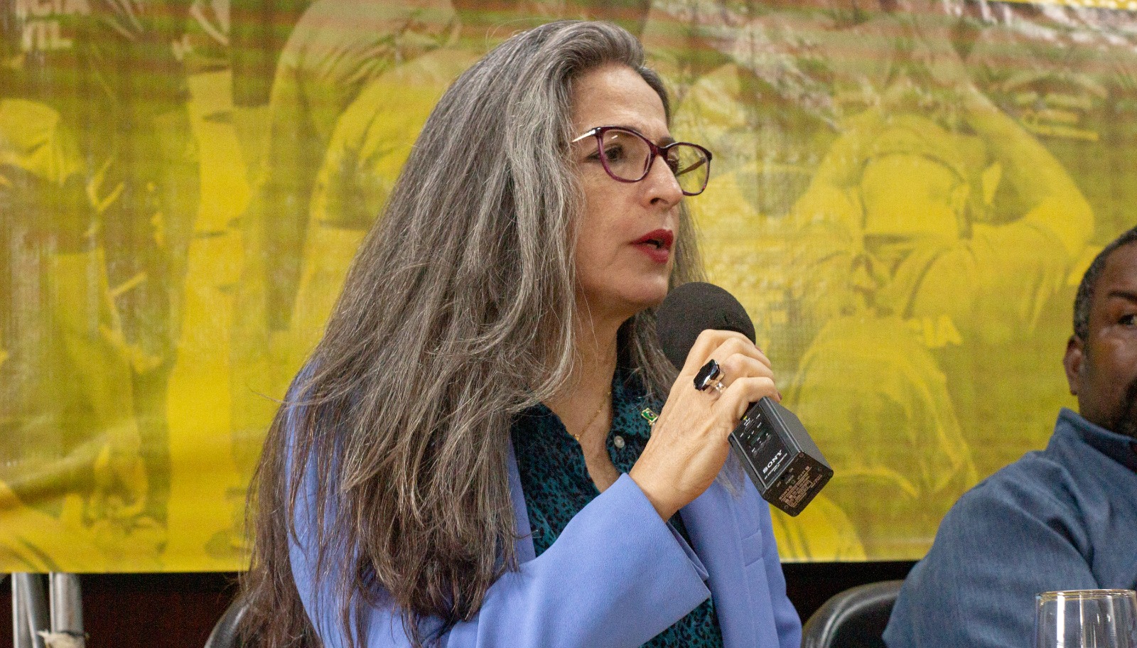 Médica sugere audiências públicas com apoio de especialistas para discutir riscos e garantir liberdade de escolha das famílias