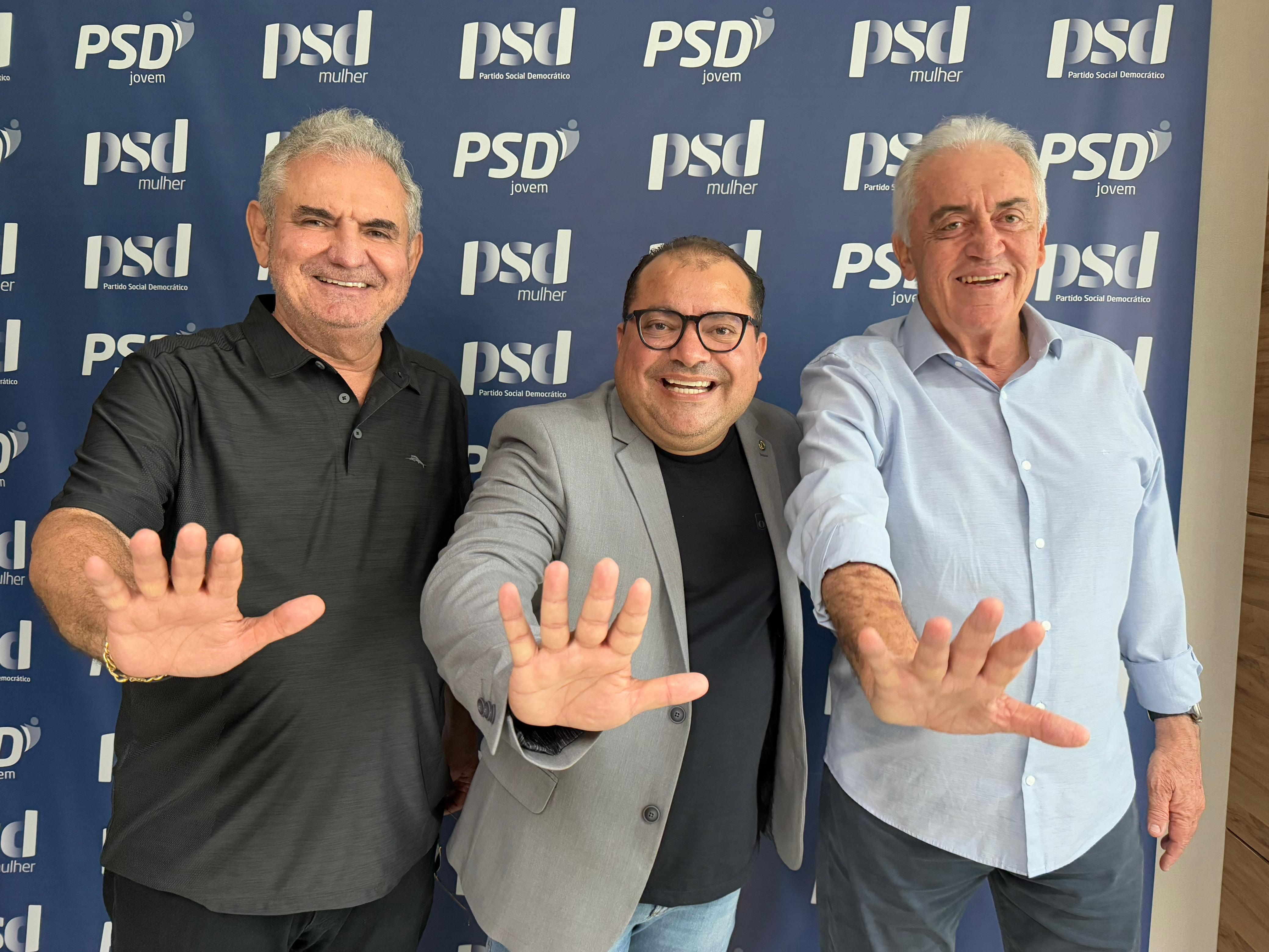 Cafu Barreto exalta liderança de Otto Alencar e Ângelo Coronel, cobra respeito ao PSD e ações concretas do governo na região de Irecê Cafu Barreto exalta liderança de Otto Alencar e Ângelo Coronel, cobra respeito ao PSD e ações concretas do governo na região de Irecê