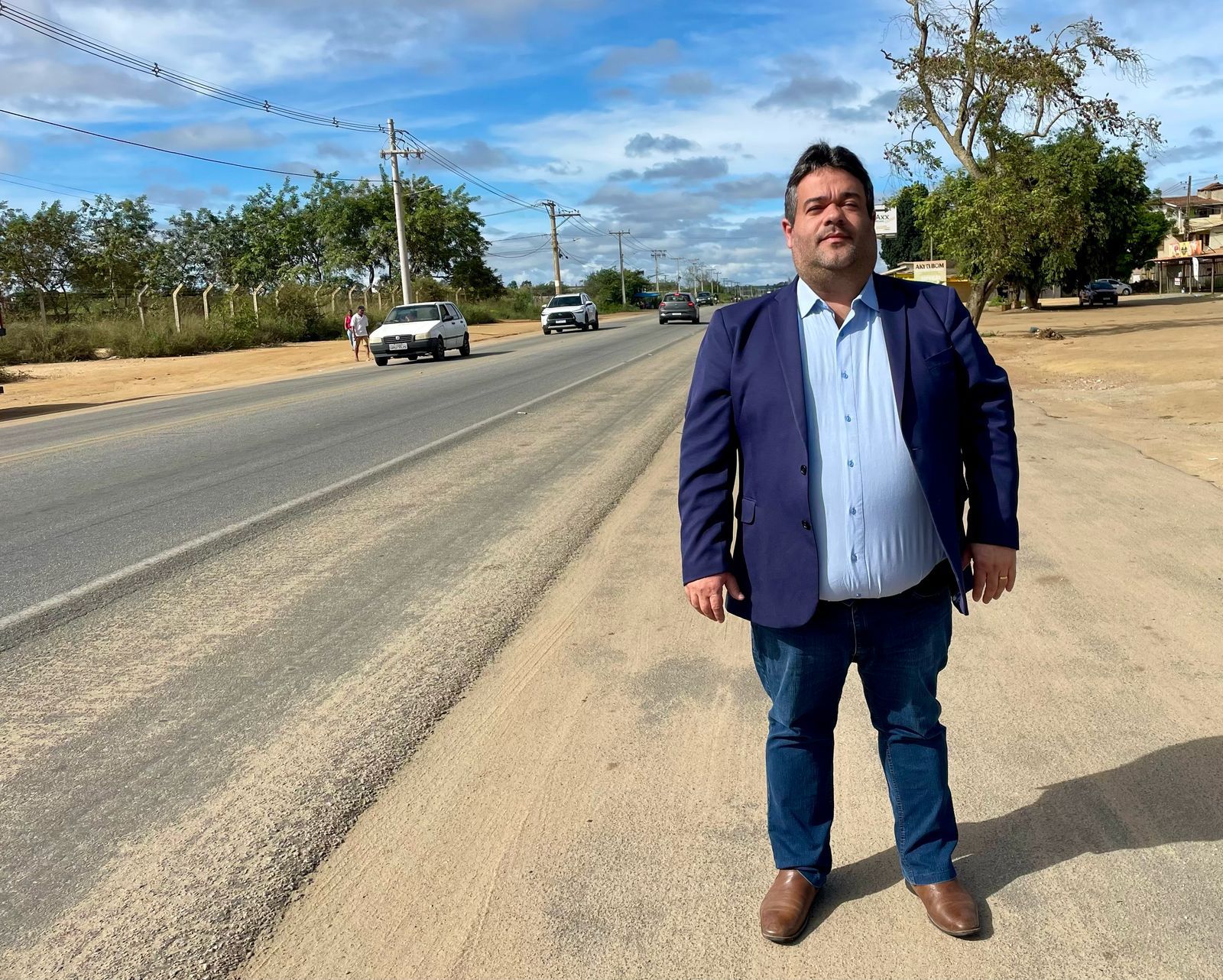 Ivan Cordeiro solicita ao governo do estado duplicação do trecho da BA-263