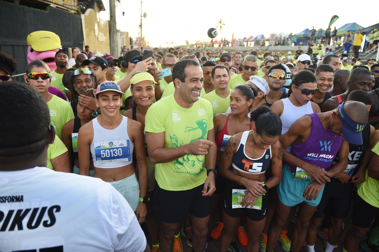 Meia maratona Salvador 21k reúne cerca de 5 mil pessoas na orla da capital baiana