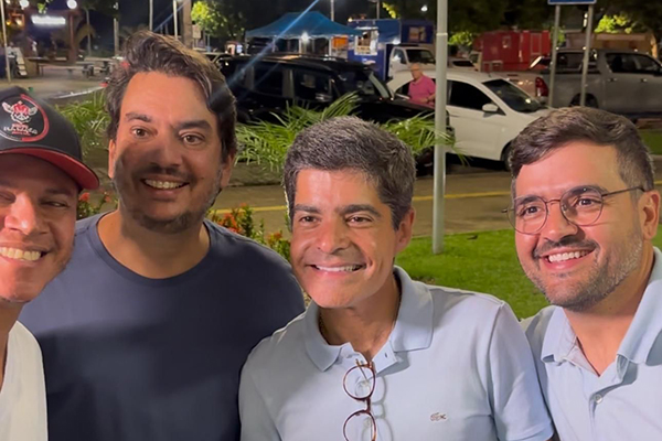 O ex-prefeito de Salvador e vice-presidente nacional do União Brasil, ACM Neto, desembarcou em Ilhéus nesta quinta-feira (24) O ex-prefeito de Salvador e vice-presidente nacional do União Brasil, ACM Neto, desembarcou em Ilhéus nesta quinta-feira (24)