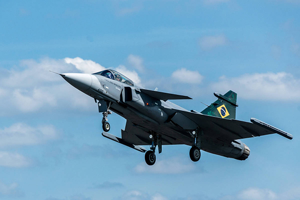 Voo inaugural do primeiro Gripen que chegou ao Brasil, em 2020 Voo inaugural do primeiro Gripen que chegou ao Brasil, em 2020