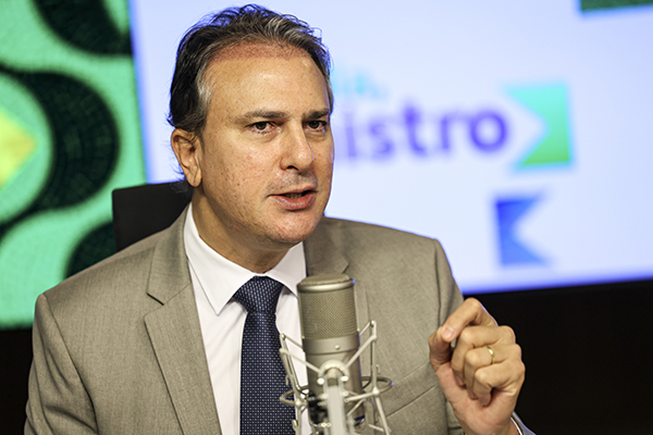 O ministro da Educação, Camilo Santana O ministro da Educação, Camilo Santana