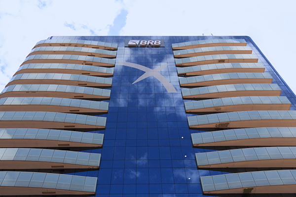 Fachada do prédio do BRB (Banco de Brasília) Fachada do prédio do BRB (Banco de Brasília)