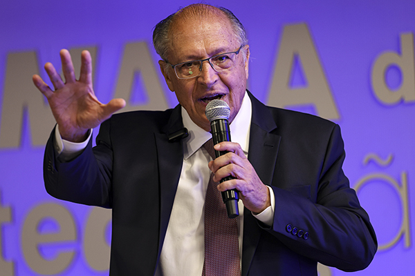 O vice-presidente e ministro do Desenvolvimento, Indústria, Comércio e Serviços, Geraldo Alckmin O vice-presidente e ministro do Desenvolvimento, Indústria, Comércio e Serviços, Geraldo Alckmin