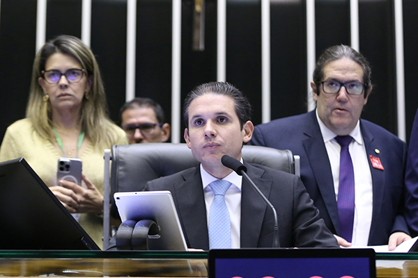 Motta rejeita decidir sozinho e diz que levará projeto de anistia pelo 8/1 a líderes na Câmara Motta rejeita decidir sozinho e diz que levará projeto de anistia pelo 8/1 a líderes na Câmara