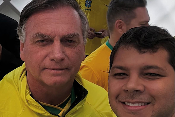 O ex-presidente Jair Bolsonaro (PL) e o deputado estadual Diego Castro (PL) O ex-presidente Jair Bolsonaro (PL) e o deputado estadual Diego Castro (PL)