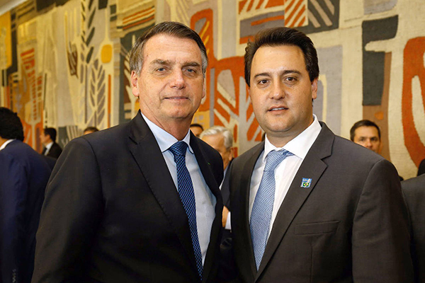 O governador Ratinho Jr. em encontro com o então presidente Jair Bolsonaro no Palácio do Planalto O governador Ratinho Jr. em encontro com o então presidente Jair Bolsonaro no Palácio do Planalto