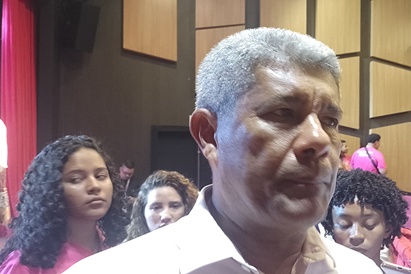 O governador Jerônimo Rodrigues (PT)