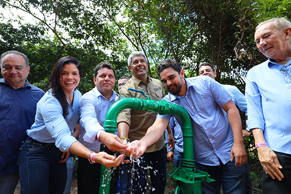 Governador Jerônimo Rodrigues entrega poço artesiano interligado ao sistema de abastecimento de água do município de Wagner Governador Jerônimo Rodrigues entrega poço artesiano interligado ao sistema de abastecimento de água do município de Wagner