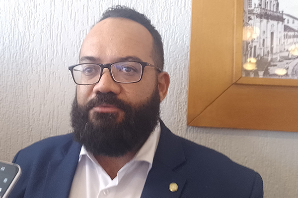 O deputado estadual Leandro de Jesus (PL)