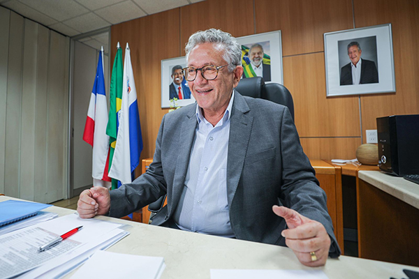 O prefeito de Camaçari, Luiz Caetano (PT) O prefeito de Camaçari, Luiz Caetano (PT)