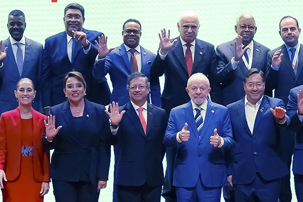 Foto dos líderes presentes na cúpula da Celac, em Honduras