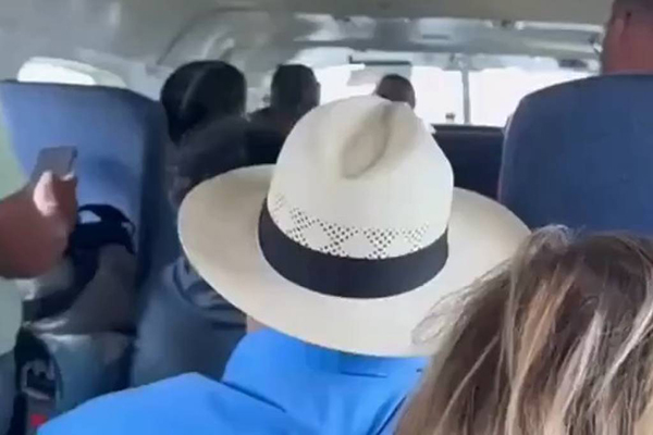 Passageiros em avião sequestrado por homem em Belize