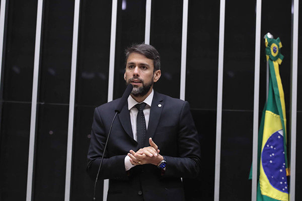 O deputado federal Pedro Lucas Fernandes (União-MA) tem previsão de assumir o Ministério das Comunicações,