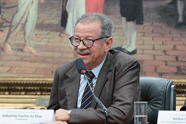 O desembargador aposentado Sebastião Coelho, conhecido por suas críticas contundentes ao Supremo Tribunal Federal (STF)