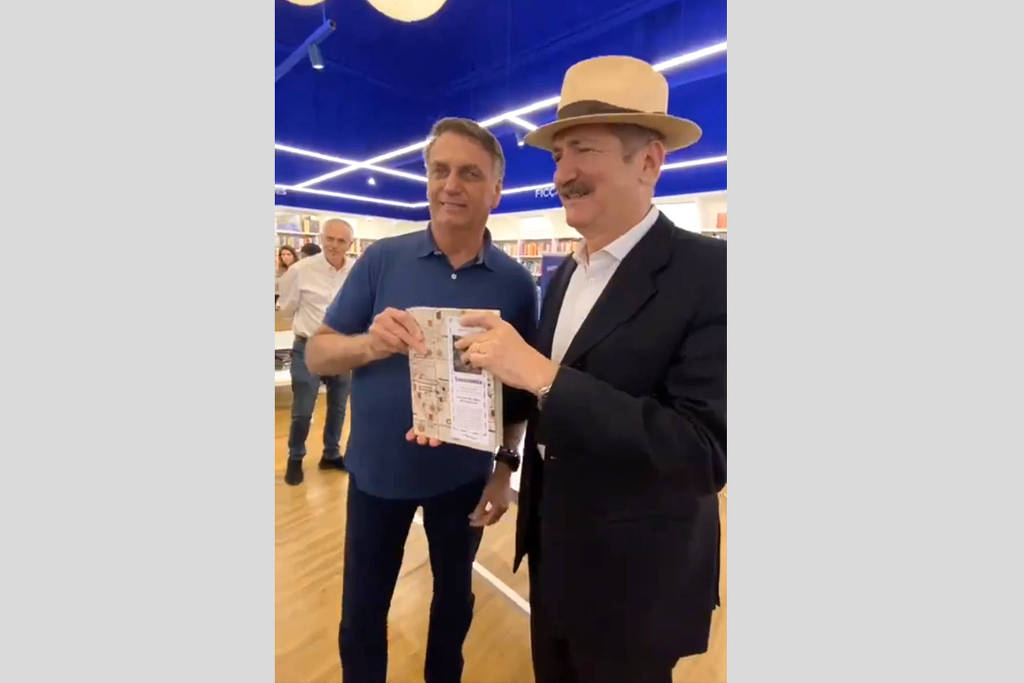 O ex-presidente Jair Bolsonaro e o ex-ministro Aldo Rebelo durante o lançamento do livro 'Amazônia - A Maldição das Tordesilhas' O ex-presidente Jair Bolsonaro e o ex-ministro Aldo Rebelo durante o lançamento do livro 'Amazônia - A Maldição das Tordesilhas'