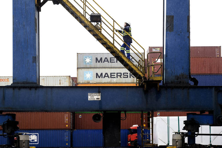 Documentos do Ministério de Portos e Aeroportos apontam dificuldades enfrentadas por servidores públicos para cumprir suas agendas.