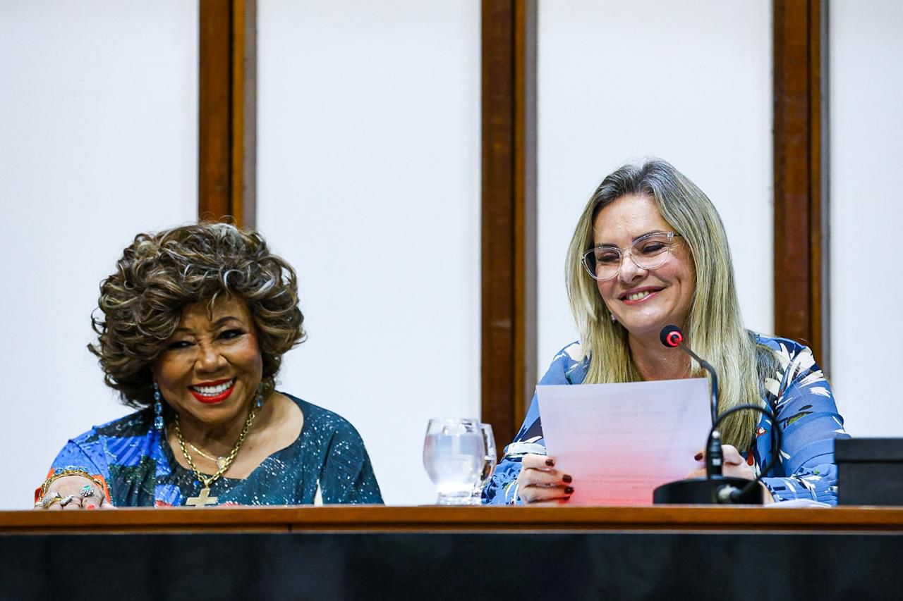A cantora maranhense Alcione e a presidente da ALBA, deputada Ivana Bastos A cantora maranhense Alcione e a presidente da ALBA, deputada Ivana Bastos