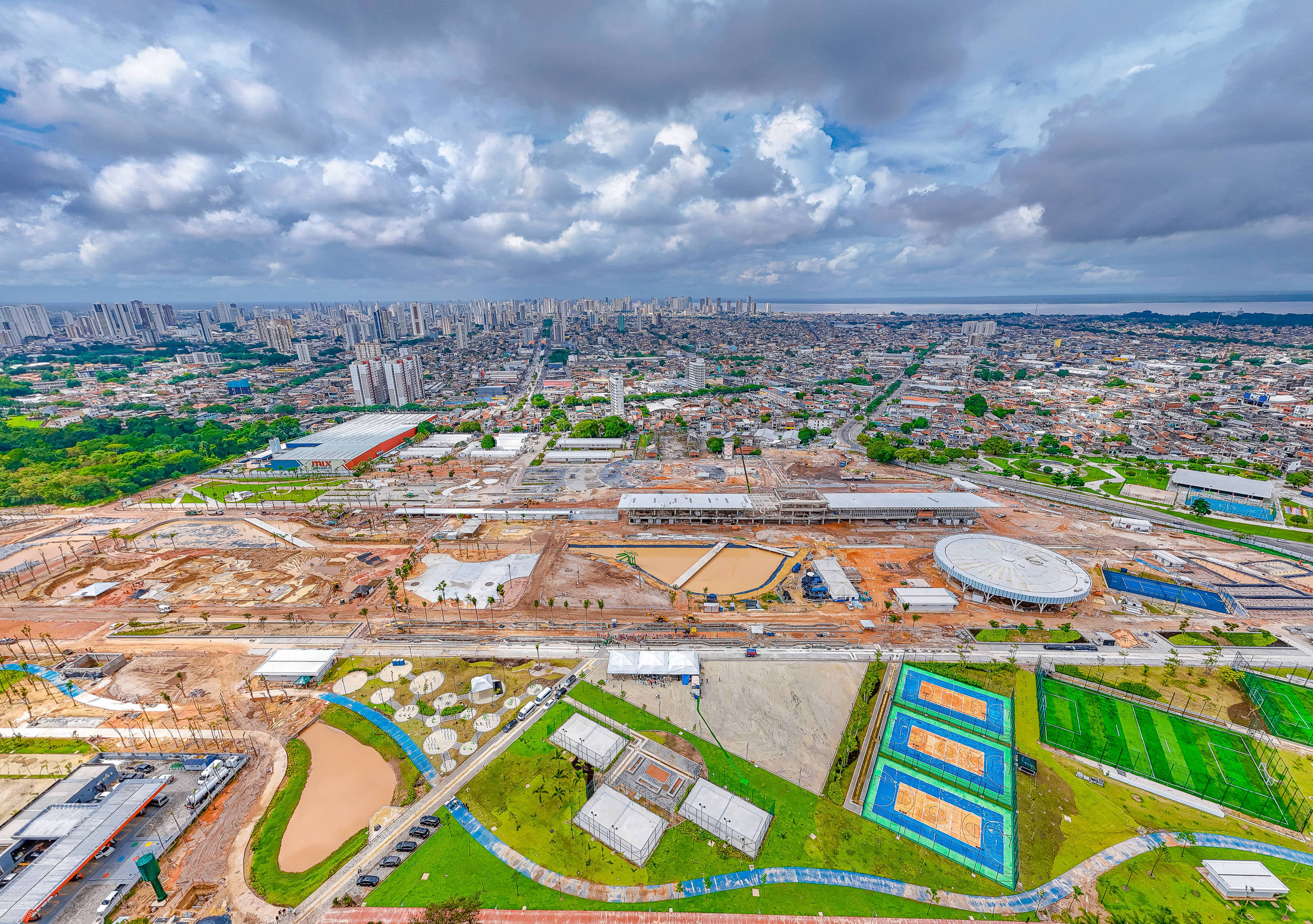 Obras no Parque da Cidade, espaço que sediará a programação da COP30 em Belém