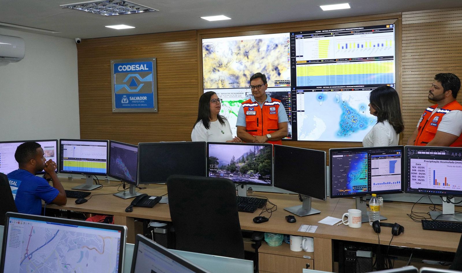 Em função de uma frente fria sobre a capital, foram registrados acumulados superiores a 100 mm de chuva nas últimas 24 horas