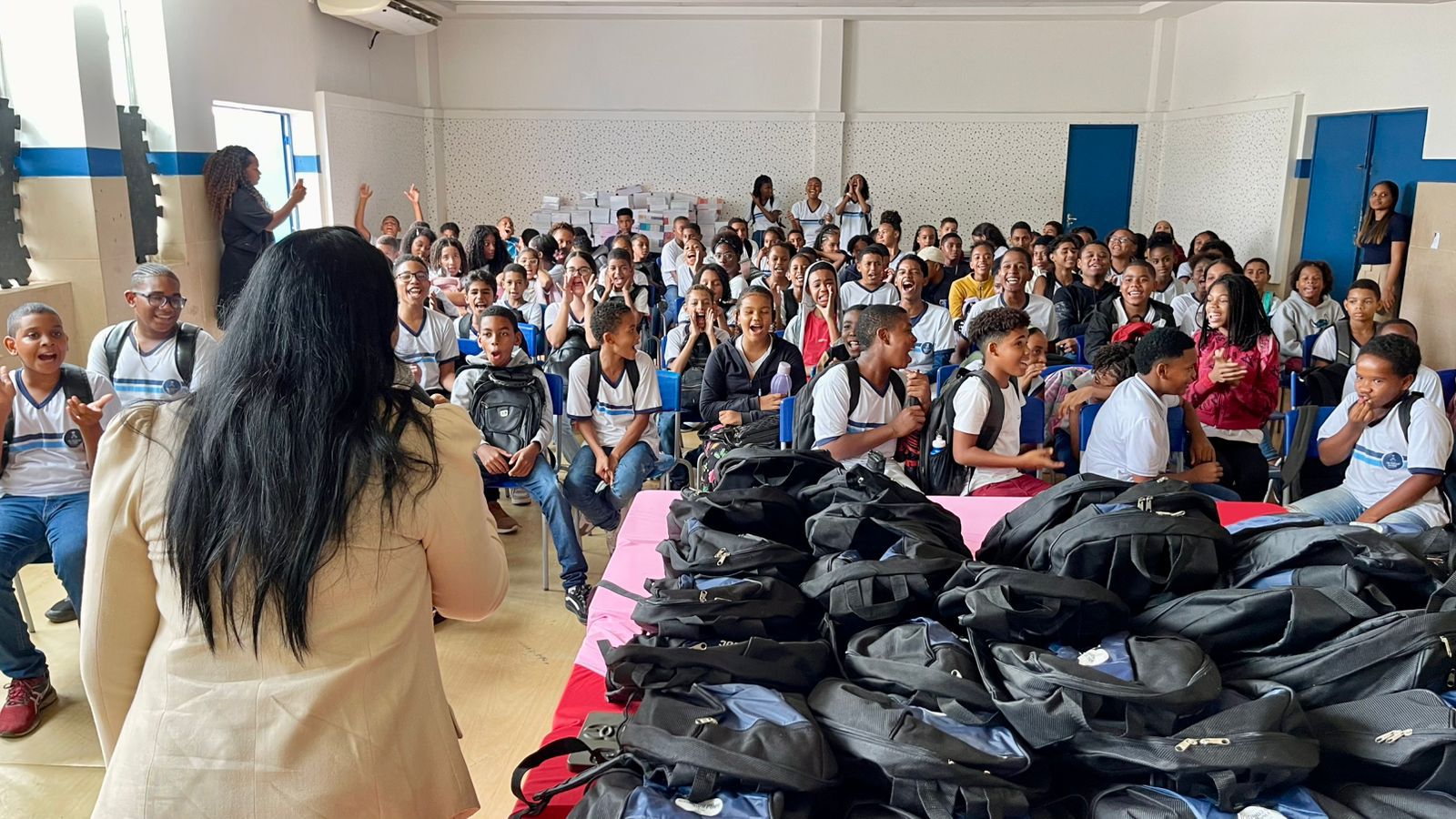 Prefeitura de São Francisco do Conde inicia cronograma de entrega de Kits Escolares