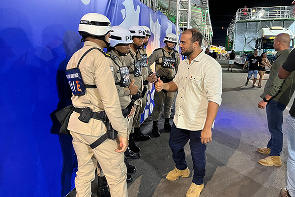 O deputado federal Capitão Alden (PL) foi ao circuito da folia para acompanhar as condições de trabalho dos agentes de segurança pública O deputado federal Capitão Alden (PL) foi ao circuito da folia para acompanhar as condições de trabalho dos agentes de segurança pública