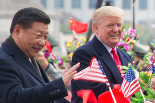 Donald Trump ao lado de Xi Jinping em encontro em novembro de 2017 Donald Trump ao lado de Xi Jinping em encontro em novembro de 2017