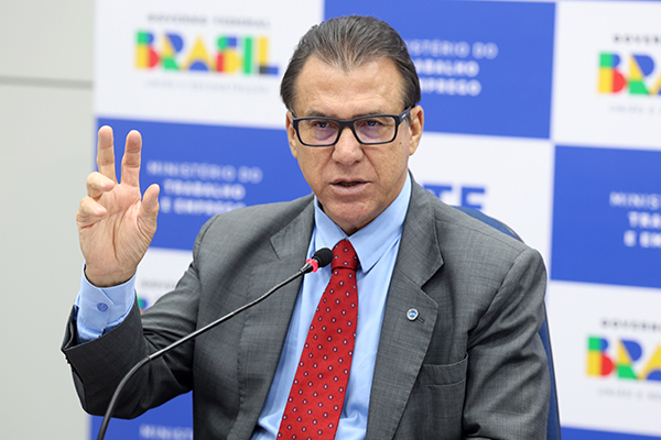 O ministro do Trabalho e Emprego, Luiz Marinho O ministro do Trabalho e Emprego, Luiz Marinho