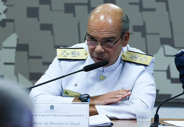 O comandante da Marinha, Marcos Sampaio Olsen